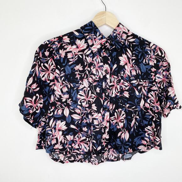 LF Seek The Label Black Red Floral Button Crop Shirt Women's Size Small S NWT - Picture 1 of 8
